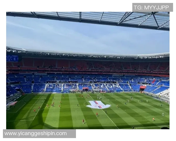 足球性感的魅力展现与球场风情的完美结合让人心动不已